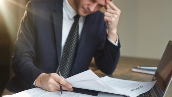 qui appeler litige commercial