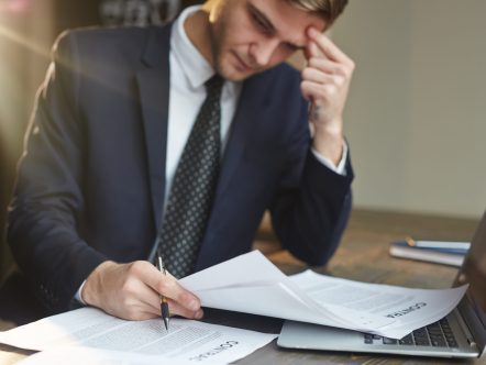 qui appeler litige commercial